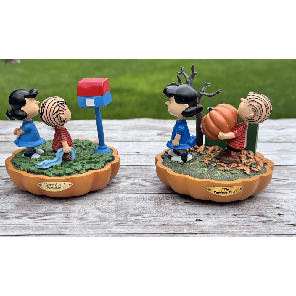 2 Hawthorne Village Peanuts It's The Great Pumpkin Lucy Linus Limited Halloween